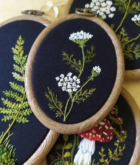 Wild Flowers Embroidery, Embroidery Wild Flowers, Wild Flower Embroidery, Embroidery Botanical, Wildflower Embroidery, Flowers Meadow, Embroidery Napkins, Silk Ribbon Embroidery Patterns, Embroidery Hoop Wall Art