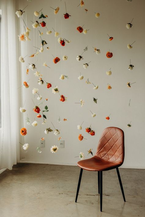 Engagement Party Photo Wall, Hanging Flower Garland, Ruangan Studio, Apartment Wall Decor, Flower Curtain, Diy Ceiling, Hanging Flower, Floating Flowers, Foto Tips