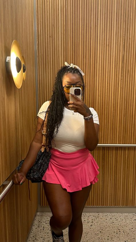 #fashion #tennisskirts tennis skirt outfits inspo Skirt Outfits Black Women Summer, Maiden Energy, Tennis Skirt Outfit Black Women, Brown Tennis Skirt Outfit, Tennis Skirt Outfit Plus Size, Outfits With Tennis Skirts, Tennis Skirt Outfit Black, How To Style Tennis Skirt, Brown Tennis Skirt