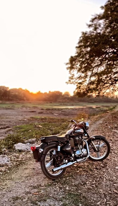 Bullet Bike Royal Enfield Snap Story, Bullet Snap, A And M Letters Love Dp, Money Images Cash Indian, Bullet Pics, Instagram Ios, Bullet Bike, Night Bike Ride, Bullet Bike Royal Enfield