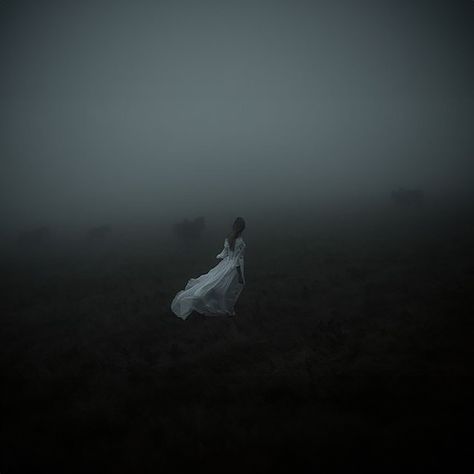 White Dress Dark Aesthetic, Ghost In White Dress, Female Ghost Aesthetic, Fog Forest Aesthetic, Fog Photoshoot Ideas, Foggy Photoshoot Photo Ideas, Woman In White Ghost, Fog Aesthetic Dark, Forest Fog Aesthetic