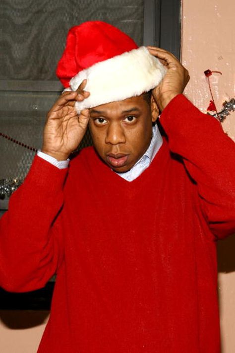 Rapper Christmas Aesthetic, Christmas Rappers Aesthetic, Christmas Rapper Pfp, Christmas Rappers, Rappers Christmas, Black People Christmas Aesthetic, Rappers Christmas Aesthetic, Christmas Aesthetic Black People, Christmas Black People