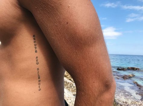 Hidden Tattoos Men, Sick Tattoo Ideas, Side Tattoos For Men, Quote Tattoos For Men, Connecting Tattoos, Small Back Tattoos, Pola Tato, Hipster Tattoo, Small Chest Tattoos