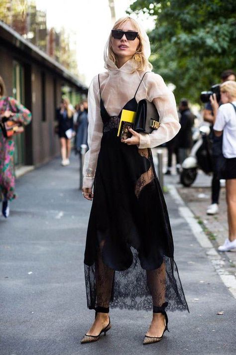 Slip Dress / Street style fashion / fashion week #fashionweek #fashion #womensfashion #streetstyle #ootd #style / Pinterest: @fromluxewithlove Slip Dress Street Style, Sydney Fashion Week, Slip Dress Outfit, Fashion Milan, Street Dress, Street Style Dress, Looks Street Style, Modieuze Outfits, Outfit Trends
