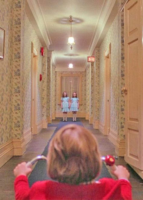 The Shining Vintage Horror, The Shining Wallpaper, Jack Torrence, Grady Twins, Stanley Hotel, Alien 1979, Septième Art, Movie Shots, Estes Park