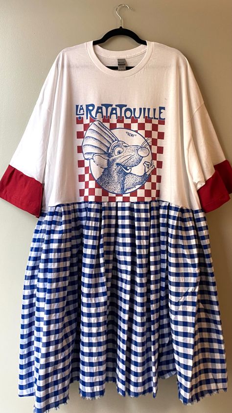 Upsycle Dress, How To Make Dress Out Of Tshirt, Patch Work Dress Patterns, Patchwork Tshirt Dress, Garment Sewing Inspiration, Tee Shirt Dress Diy, Tshirt To Dress Upcycle, Ratatouille Disneybound, Circus Inspired Fashion