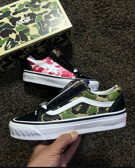 . #GetVansFits #Yourvansaredope 🗞 NEWS BAPE X VANS PREMIUM 2024 This season, Bape will fuse the brand's classic Harajuku aesthetic with Vans' Californian style, reimagining the Premium Old Skool 36 and Premium Sk8-Mid 83 silhouettes with two of the brand's most iconic features. This season's collaboration focuses on Bape's signature Bape STA in its own brand shoes, replacing the star stripe on the right side of both the Premium Old Skool 36 and Premium Sk8-Mid 83, while retaining the cla... Bape Vans, Bapesta Shoes, Bape Ape, Bape Shoes, Bape Sta, Harajuku Aesthetic, Camouflage Colors, Pink Camouflage, Shark Tooth