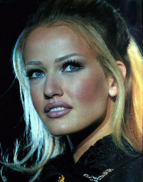 90s Supermodel Makeup, 1990s Makeup, 1990s Supermodels, Karen Mulder, Models 90s, 90s Makeup, Stephanie Seymour, Romee Strijd, 90s Supermodels