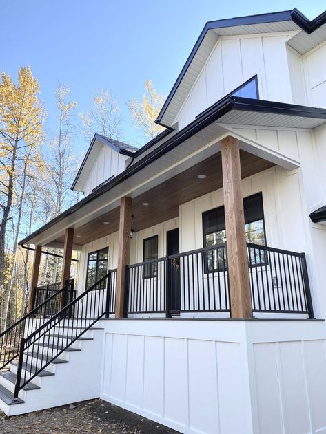 Exposed Wood Beams Front Porch, Farmhouse Porch Beams, Porch Wood Railing Ideas, Wood Covered Porch, Farmhouse Porch Makeover, Column Exterior Design, Exposed Beam Front Porch, Farmhouse Porch With Railing, Modern Farmhouse Exterior Railing