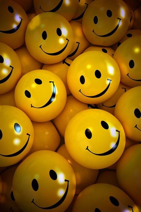 smiley faces Lach Smiley, Smily Face, Happy Smiley Face, Smile Wallpaper, Happy Wallpaper, Emoji Wallpaper, Keep Smiling, Yellow Aesthetic, Just Smile