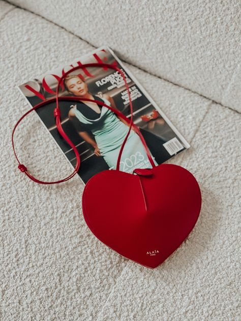 Alaia Le Coeur, Alaia Heart Bag Outfit, Red Bags Outfit, Alaia Heart Bag, It Bags 2023, Heart Bag Outfit, Red Designer Bag, Heart Shape Bag, Valentine Accessories