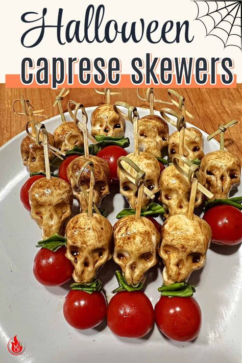 Horror Appetizers, Essen, Halloween Keto Appetizers, Gothic Party Food Ideas, Skull Caprese Salad, Appetizer Dinner Night, Goth Appetizers, Hotel Transylvania Party Food, Spooky Picnic Food