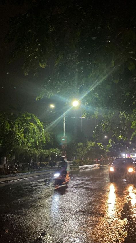 Rain Snaps Night, Rain Night Snap, Night Rain Snapchat Stories, Rainy Night Snap, Rain Fake Snap, Aesthetic Night Snap, Night Rain Snap, Lucknow Aesthetic, Night Rain Aesthetic