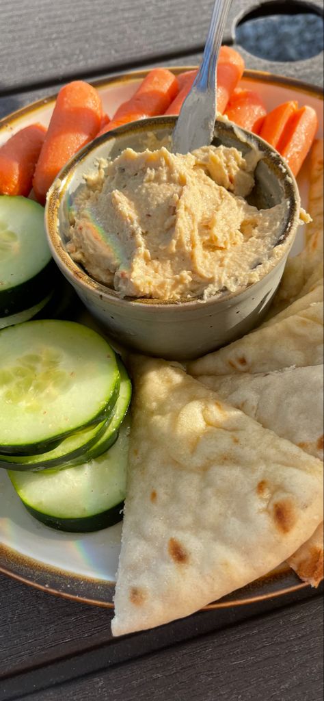 Hummus platter Pita And Hummus Platter, Essen, Hummus And Pita Aesthetic, Hummus And Pita Platter, Pita With Hummus, Pita Bread With Hummus, Pitta Bread And Hummus, Cucumber And Hummus Snack, Hummus And Bread