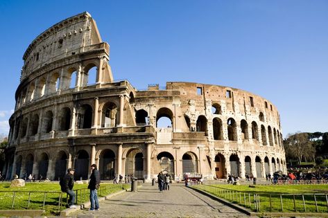 Do You Know the New Seven Wonders of the World?: The Roman Colosseum (Italy) Holiday Destinations, New Seven Wonders, Seven Wonders Of The World, Luxury Destinations, Romantic Destinations, Seven Wonders, Famous Landmarks, Elizabeth Arden, Top Ten