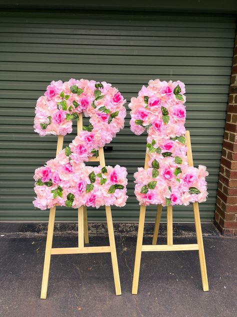 21 numbers created with flowers on easels 21st Birthday Flower Decorations, Flower Numbers Birthday, 21st Number Sign, Grad Party Aesthetic Pink, 21 Birthday Pink Theme, Diy 21st Birthday Sign, Diy Birthday Number Sign, Flower Numbers Diy, Flower Themed Birthday Party Adult