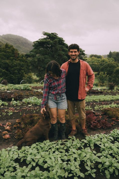 Permaculture, Farming Couple Pictures, Farm Life Aesthetic Couple, Farm Couple Aesthetic, Couples Gardening, Neo Rural, Farming Couple, Farming Aesthetic, Farmer Couple