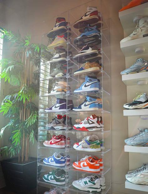 Sneaker Holder Shoe Racks, Shoe Rack For Sneakers, Shoe Display Box, Clear Wall Shoe Display, Glass Shoe Display, Shoe Storage Ideas Sneaker Head, Shoe Display Closet, Shoes Clear Boxes, Clear Boxes For Shoes