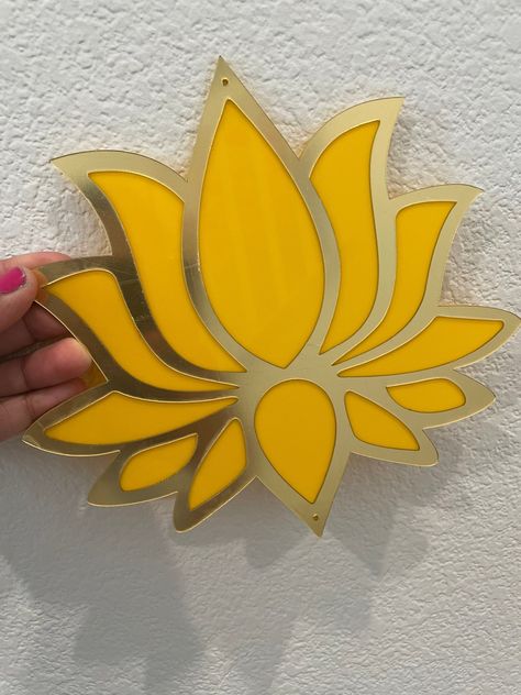 Wall hanging craft ideas new || paper craft || Wallmate || Paper Wallmate || paper wall hangings || Diwali Art, Ganpati Decorations, Wall Hanging Craft Ideas, Hanging Craft Ideas, Arte Aesthetic, Stencil Fabric, Backdrop Decor, Pooja Mandir, Wall Hanging Craft