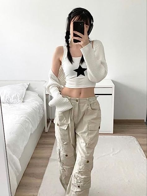 Cute Acubi Outfits, Gorpcore Fashion Aesthetic, Girly Streetwear Outfits, Modern Y2k Outfits, Japanese Outfits Street Style, Acubi Fits, Gorpcore Y2k, Tiktok Outfit Ideas, Fashion Gorpcore