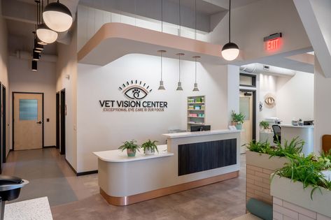 Vet Clinic Front Desk, Veterinary Clinic Ideas Reception Desks, Veterinary Office Design, Fear Free Veterinary Design, Modern Veterinary Clinic, Vet Clinic Design Interiors, Vet Clinic Exterior, Pet Clinic Design, Veterinary Clinic Design Receptions