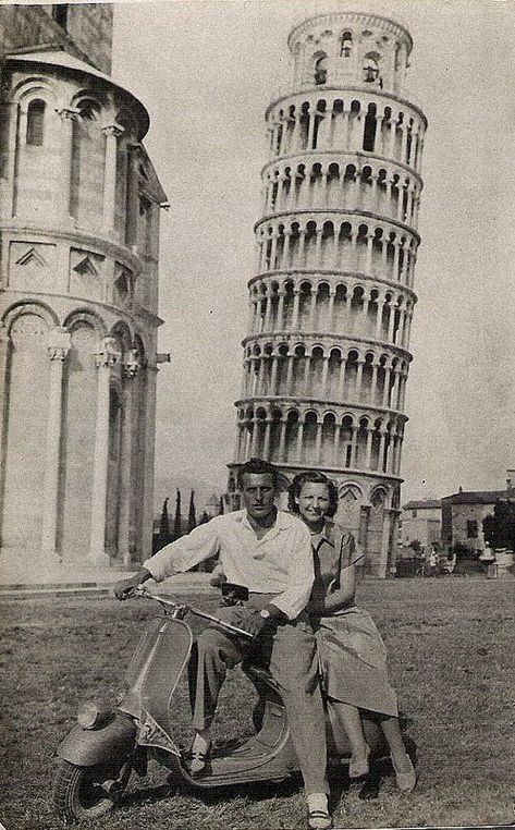 Vintage Photos of Italy: Nostalgic Pictures from the Italian Past - An American in Rome Surfer Girls, Photos Of Italy, Trick Photography, Vintage Vespa, Italian Aesthetic, Seni Vintage, Nostalgic Pictures, Pisa Italy, Fotografi Vintage