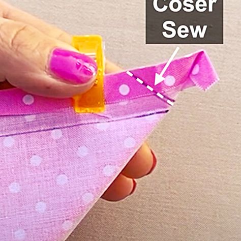 How To Sew Perfect Corners - Easy Sewing Hacks - Fun Sewing Ideas Bag Patterns, Perfect Corners Sewing, Sewing Corners, Sewing Tricks, Fun Sewing, Pillowcase Dress, Fabric Markers, Youtube I, Bag Patterns To Sew