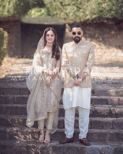 Engagement Suits Women, Pakistani Nikkah Bride, Nikah Dress Pakistani, Muslim Engagement Dress, Simple Engagement Dress, Nikkah Brides, Pakistani Attire, Nikkah Bride, Casual Bridal Dress