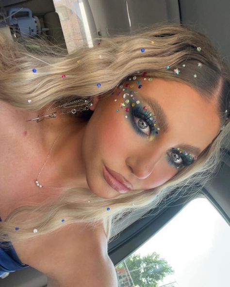 Karneval Diy, Taylor Swift Makeup, Taylor Swift Costume, Festival Make Up, Concert Makeup, Taylor Outfits, Taylor Swift Party, Rave Makeup, Taylor Swift Tour Outfits