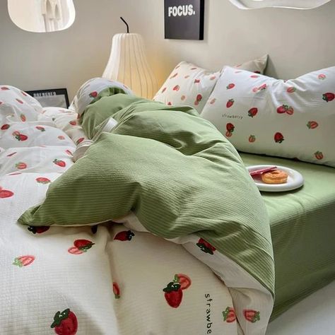 Green Checkered Pillow, Forest Clearing Bedspread, Cute Bedding Green, Cute Green Bedding, Strawberry Room Decor Aesthetic, Urban Outfitters Strawberry, Strawberry Shortcake Bedroom Ideas, Strawberry Duvet Cover, Retro Bed Sheets