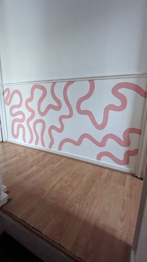 Squiggly Line Wall Art, Squiggly Line Wall Paint, Squiggly Line Wall Mural, Squiggle Line Wall, Squiggle Line Wall Paint, Squiggle On Wall, Wall Squiggle Design, Accent Wall Squiggle, Painted Squiggle On Wall