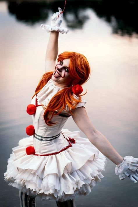 Woman’s Pennywise Costume, Penny Wise Photoshoot, Pennywise Photoshoot Ideas, It Costumes Women, It Photoshoot Clown, Woman Pennywise Costume, Fem Pennywise, Womens It Costume, Female It Costume