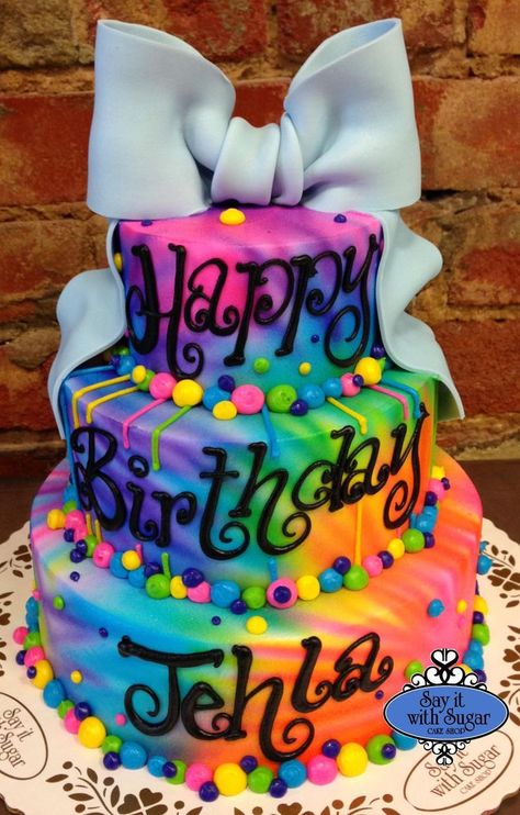 Cute Purple Cake, Birthday Cake Models, Gökkuşaği Pasta, Bolo Neon, Tie Dye Birthday Party, Minecraft Birthday Cake, Tie Dye Birthday, Neon Birthday Party, Glow Birthday Party