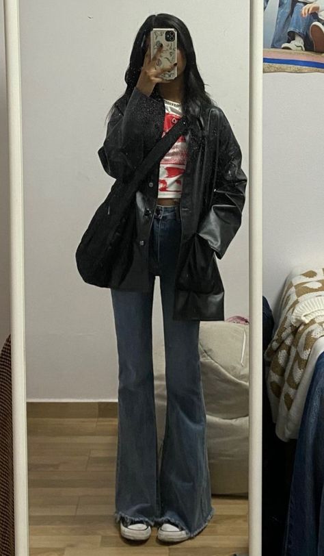 Downtown Jeans Outfit, Leather Jeans Aesthetic, Leather Jacket Outfit Inspo Aesthetic, Brown Leather Jacket Outfit Grunge, Doentown Girl Aesthetic Outfit, Cool Girl Asthetic Outfit, Outfit Inspo Jacket, Lather Girl Jacket Aesthetic, Grunge Downtown Aesthetic