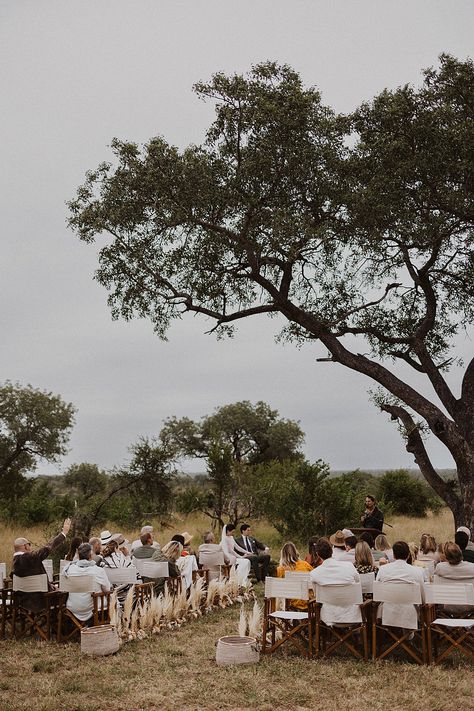 South African Bush Wedding, Bush Wedding Ceremony, Bush Wedding Ideas South Africa, Safari Theme Wedding Decor, Safari Wedding Ideas, Spitbraai Wedding, African Bush Wedding, Bushveld Wedding Ideas, British Colonial Wedding