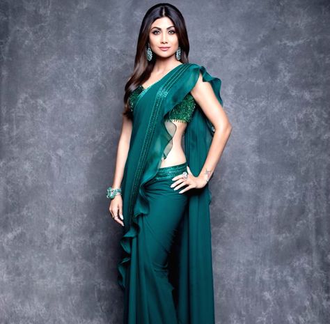 Shilpa Shetty Saree, Shilpa Shetty Photo, Saree Gown, Shilpa Shetty, Sonakshi Sinha, Saree Trends, Stylish Sarees, Saree Look, Saree Styles