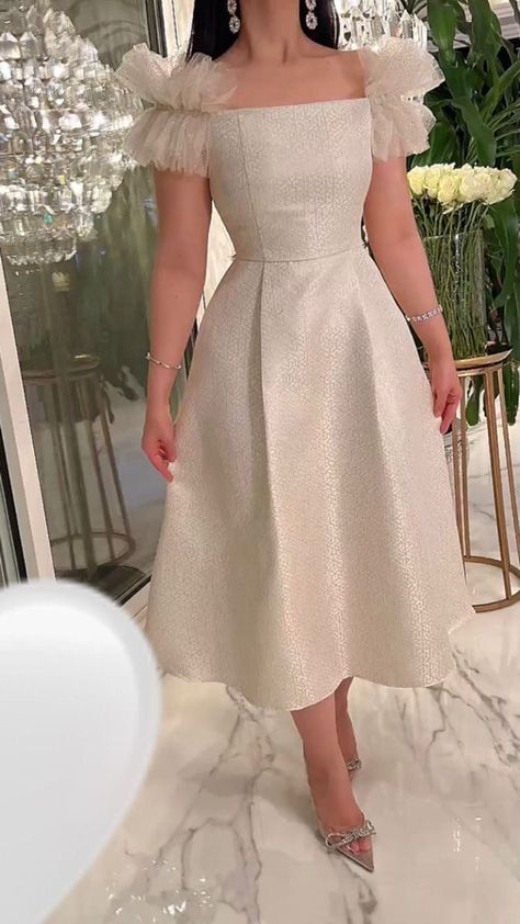 Sequence work ideas Prom Dresses Midi Length, Soiree Dress, Elegant Dresses Classy, Chic Party, فستان سهرة, Party Gown, Classy Dress Outfits, Mein Style, Glam Dresses