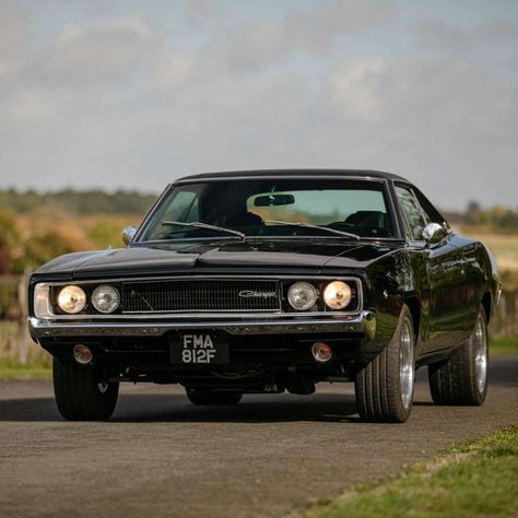 Classic Dodge Charger, 1968 Dodge Challenger, Dodge Charger V8, 1968 Dodge Charger R/t, 1970s Dodge Challenger, 1969 Dodge Charger R/t, Classic Car Aesthetic, 1969 Dodge Challenger, 1979 Dodge Charger