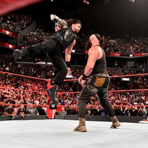 The Shield reunite to stop Braun Strowman from cashing in: photos Roman Reigns Superman Punch, Superman Punch, Martial Arts Training Workouts, Horror Movies List, Roman Reigns Wwe Champion, Roman Reigns Shirtless, Joe Anoaʻi, Roman Regins, Wwe Superstar Roman Reigns