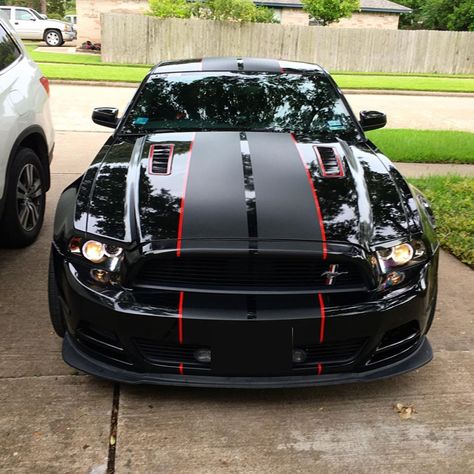 Matte black & red stripes 👍 #mustang #gt #wrap #gt350 #gt500 #shelby #stance #stripes #vinyl #americanmuscle #fordracing #mustangnation… Black And Red Car Wrap, Matte Black Mustang, Gt500 Shelby, 2005 Mustang, Car Stripes, Red Mustang, Black Mustang, Roadster Car, Mustang Gt500