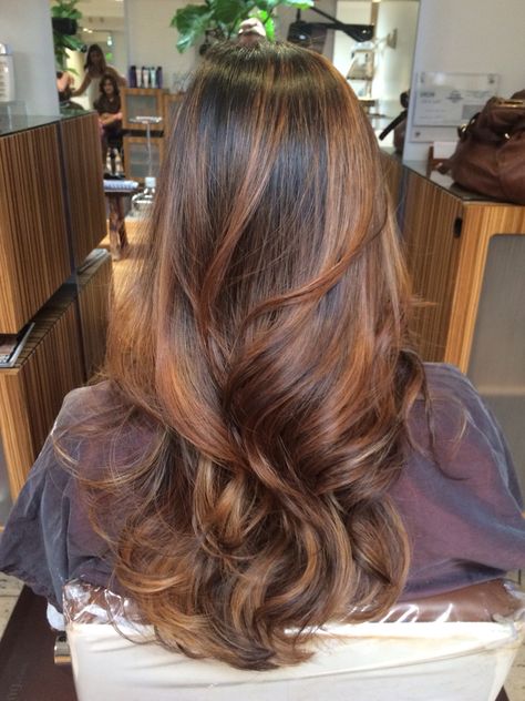 Black Hair To Caramel Brown, Dark To Caramel Balayage, Hair Color Brown With Highlights Caramel, Kelli Finglass Hair, Auburn Hair Highlights On Brown Hair, Coppery Brown Hair Caramel Highlights, Auburn Partial Highlights, Copper Balayage Long Hair, Brown Caramel Hair Balayage