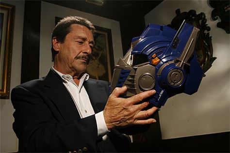 Peter Cullen Peter Cullen, Optimus Prime Toy, Frank Welker, Ultra Magnus, Orion Pax, Wil Wheaton, Transformers Characters, Live Action Movie, Film D'animation