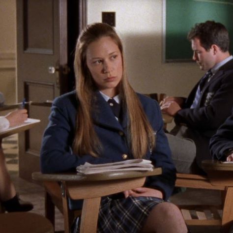 Tumblr, Paris Geller Season 1, Paris Geller Pfp, Paris Geller Hair, Paris Geller Studying, Paris Geller Icon, Paris Geller Study Motivation, Paris Geller Aesthetic, Paris Gilmore