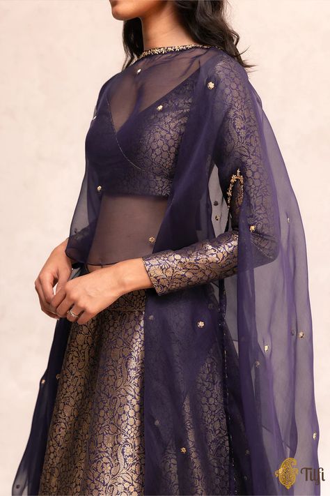 Unique Designer Dresses Indian, Cape Dupatta, Organza Cape, Navy Blue Lehenga, Banarasi Lehenga, Lehenga Designs Simple, Brocade Blouse, Indian Bride Outfits, Lehnga Designs
