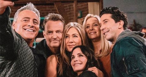 Friends Reunion, Matt Leblanc, Funny Morning Pictures, Friends Cast, David Schwimmer, Ross Geller, Joey Tribbiani, Phoebe Buffay, Friends Moments