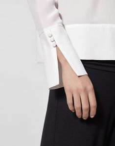 How to Adjust your Skirt for a Tilted Waistline - Designer Stitch Sleeves Designs For Kurti, Manset Lengan, Pola Lengan, Abaya Designs Latest, Wrap Skirt Pattern, Detail Couture, Kurti Sleeves Design, Skirt Inspiration, Sleeves Designs