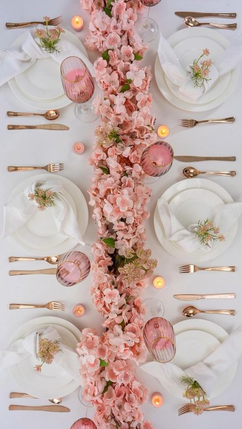Posh Brunch Ideas, Table Decorations For Birthday, Tea Party Outfit, Bridal Shower Tablescape, Tea Party Table Settings, Cherry Blossom Party, Tea Party Ideas, Tea Party Tea, Sweet Tea Recipes