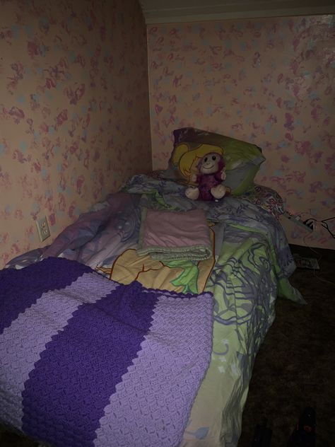 Creepy Nostalgia Aesthetic, Nostalgiacore Pfp, 2000s Fever Dream, Cozy Childhood Hideaway, Unsettling Nostalgia, Childcore Aesthetic, Childhood Room, Childhood Core, Daisy Lee