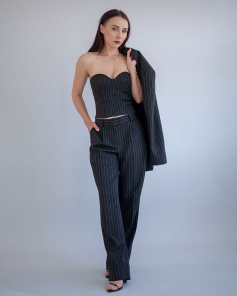 Corset Suit, Women Wedding Suit, Women Suits Wedding, Bustier Corset Top, Costume Noir, Pinstripe Blazer, Pinstripe Suit, Wedding Suit, Cropped Tube Top