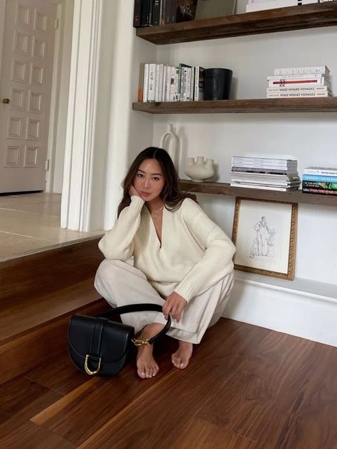 Charles And Keith Gabine Bag, Brown Handbag Outfit, Female Influencers, Charles And Keith Bags, Charles And Keith, Handbag Brands, Charity Shop Finds, Aimee Song, Winter Inspiration